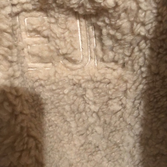 Rae of Light Sherpa Tote - Picture 4 of 5